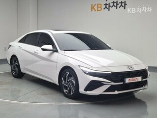 2023 Hyundai Avante VII Рестайлинг, белый, 1950000 рублей, вид 2