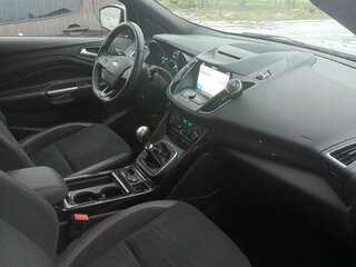2019 Ford Kuga II Рестайлинг, белый, 1450000 рублей, вид 3