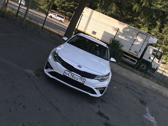 2019 Kia Optima IV Рестайлинг, белый, 2500000 рублей - вид 18