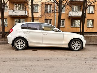 2011 BMW 1 серии 116i I (E81/E82/E87/E88) Рестайлинг, белый, 700000 рублей, вид 4