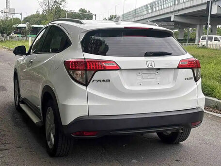 2022 Honda Vezel I Рестайлинг, белый, 1280000 рублей, вид 4