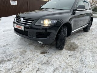 2008 Volkswagen Touareg I Рестайлинг, чёрный, 1420000 рублей, вид 2