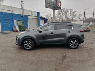 2020 Kia Sportage IV Рестайлинг, серый, 1800000 рублей, вид 3