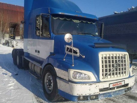 2001 Volvo VNL, синий, 1700000 рублей, вид 1