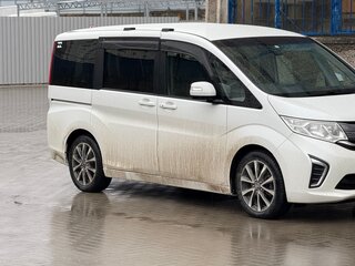 2015 Honda Stepwgn V, белый, 1780000 рублей, вид 5