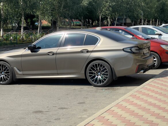 2018 BMW 5 серии 520d xDrive VII (G30/G31/G38), коричневый, 4065000 рублей - вид 5