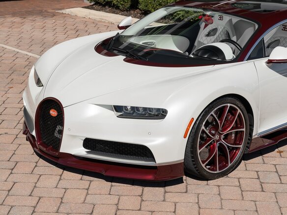 2021 Bugatti Chiron, белый - вид 1