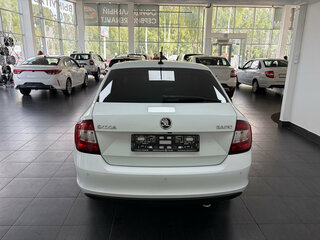 2019 Skoda Rapid I Рестайлинг, белый, 1418000 рублей, вид 5