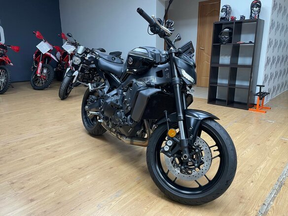2024 Yamaha MT-09 (FZ-09), чёрный, 1290000 рублей - вид 1