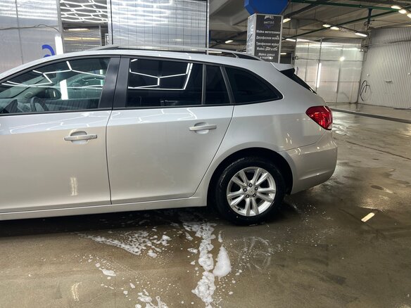 2013 Chevrolet Cruze I Рестайлинг, серебристый, 680000 рублей - вид 4