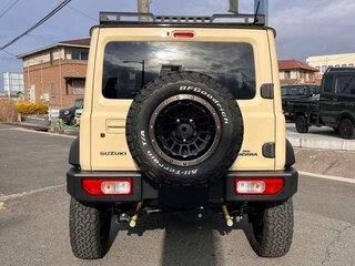 2022 Suzuki Jimny Sierra IV, бежевый, 1556000 рублей, вид 4