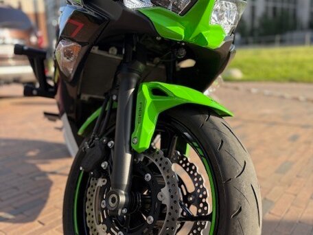 2021 Kawasaki Ninja 650, зелёный, 785000 рублей, вид 3
