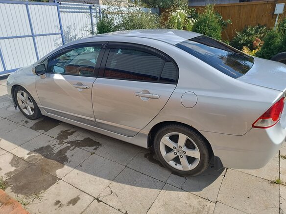2008 Honda Civic VIII, серебристый, 680000 рублей - вид 2