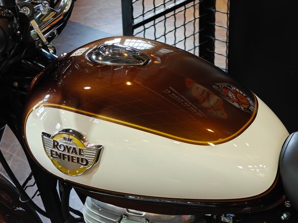 2026 Royal Enfield Classic 350, коричневый, 502000 рублей - вид 4