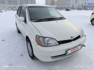 2002 Toyota Platz, белый, 465000 рублей, вид 2