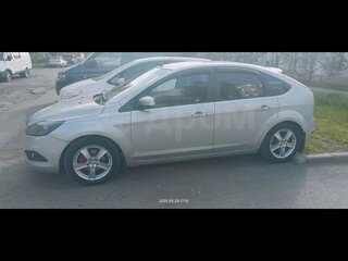 2010 Ford Focus II Рестайлинг, серебристый, 599000 рублей, вид 5