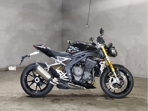 2021 Triumph Speed Triple, чёрный, 1300000 рублей