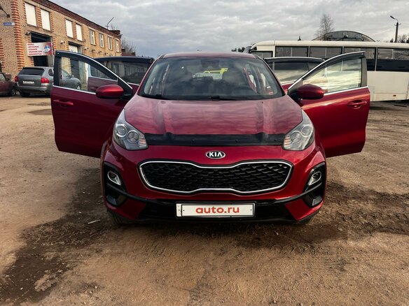 2020 Kia Sportage IV Рестайлинг, пурпурный, 1999999 рублей - вид 2