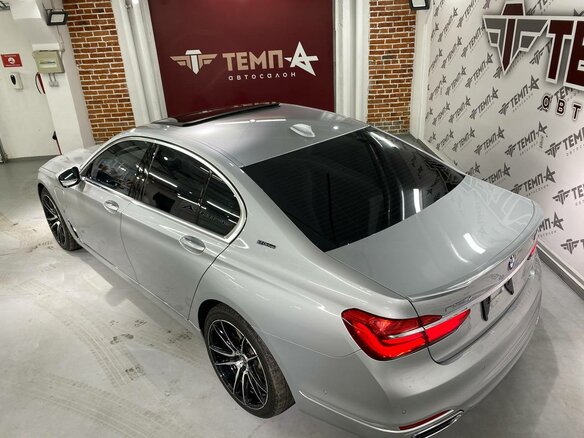 2017 BMW 7 серии 740e VI (G11/G12), серебристый - вид 11
