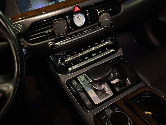 2018 Genesis G90 I, чёрный, 2230000 рублей - вид 10