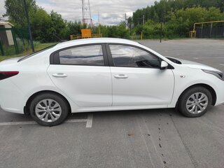 2017 Kia Rio IV, белый, 1100000 рублей, вид 2