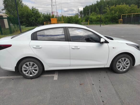 2017 Kia Rio IV, белый, 1100000 рублей - вид 1