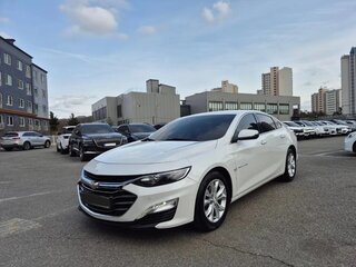 2022 Chevrolet Malibu IX Рестайлинг, белый, 1519000 рублей, вид 3