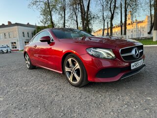 2017 Mercedes-Benz E-Класс 200 V (W213, S213, C238), красный, 4000000 рублей, вид 2