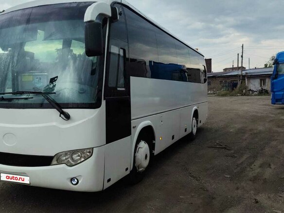 2011 Higer KLQ 6885, белый, 3000000 рублей - вид 5