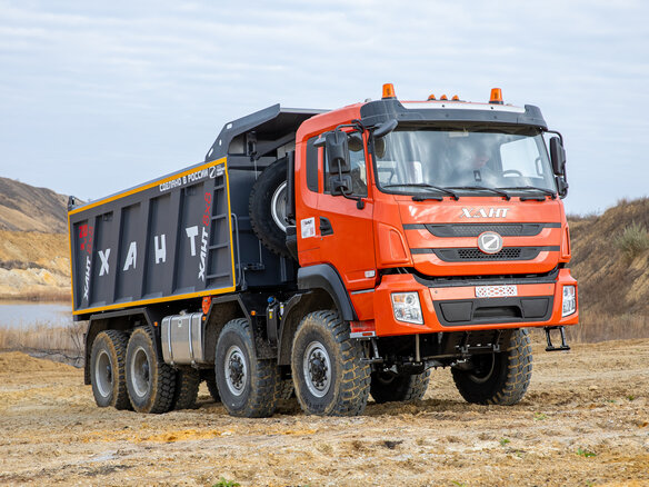 2025 ХАНТ 8051B, красный, 13900000 рублей