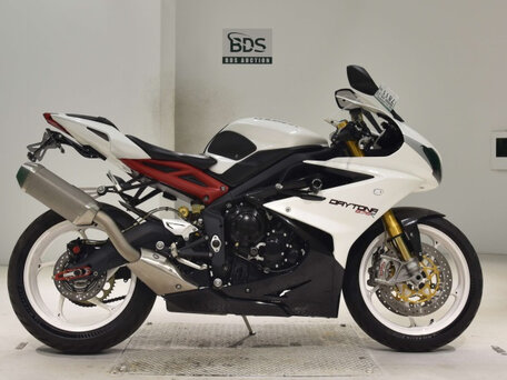 2014 Triumph Daytona 675, белый, 800000 рублей, вид 2