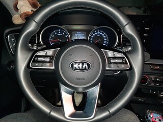 2021 Kia Ceed III, серый, 2500000 рублей, вид 4