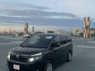 2014 Toyota Voxy III (R80), синий, 2100000 рублей, вид 1