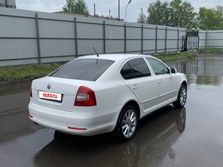 2011 Skoda Octavia II (A5) Рестайлинг, белый, 620000 рублей, вид 4