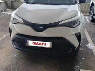 2020 Toyota C-HR I Рестайлинг, белый, 2700000 рублей, вид 5