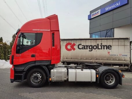 2016 Iveco Stralis, красный, 2600000 рублей, вид 4