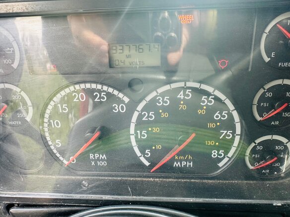 2003 Freightliner Columbia, красный, 1600000 рублей - вид 20