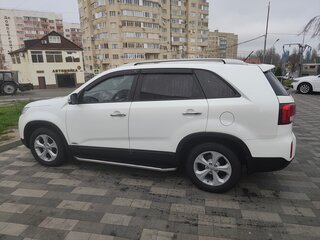 2013 Kia Sorento II Рестайлинг, белый, 1700000 рублей, вид 2