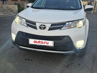 2014 Toyota RAV4 IV (XA40), белый, 2400000 рублей, вид 1