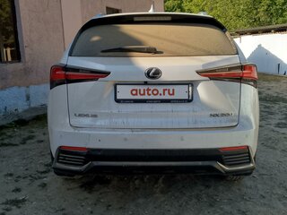 2017 Lexus NX 200 I Рестайлинг, белый, 3500000 рублей, вид 1