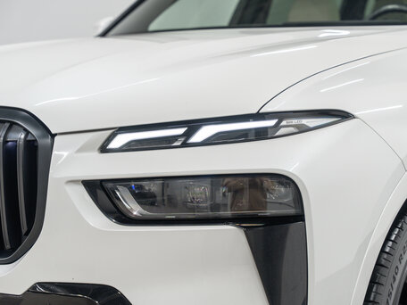 2023 BMW X7 40d I (G07) Рестайлинг, белый, 11590000 рублей, вид 2