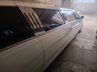 2000 Lincoln Town Car III, белый, 780000 рублей, вид 4