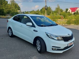 2016 Kia Rio III Рестайлинг, белый, 1290000 рублей, вид 2