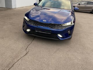2021 Kia K5 III, синий, 2620000 рублей, вид 1