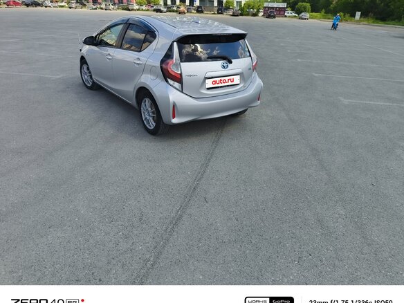 2017 Toyota Aqua I Рестайлинг, серый, 1100000 рублей - вид 4