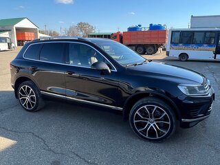 2015 Volkswagen Touareg II Рестайлинг, чёрный, 2700000 рублей, вид 2