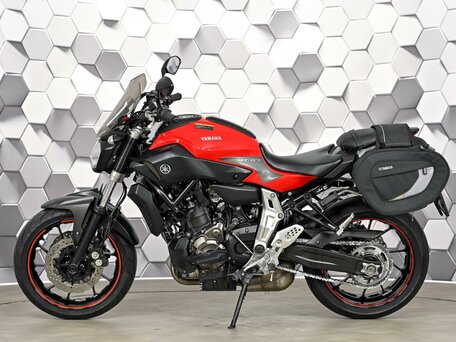 2014 Yamaha MT-07 (FZ-07), красный, 697000 рублей, вид 4