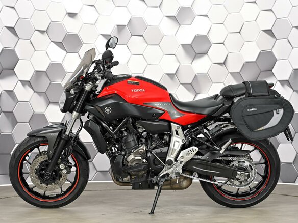 2014 Yamaha MT-07 (FZ-07), красный, 697000 рублей - вид 3