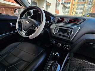 2015 Kia Rio III Рестайлинг, белый, 1050000 рублей, вид 3