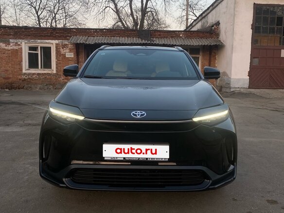 2023 Toyota bZ4X I, чёрный, 4300000 рублей - вид 1
